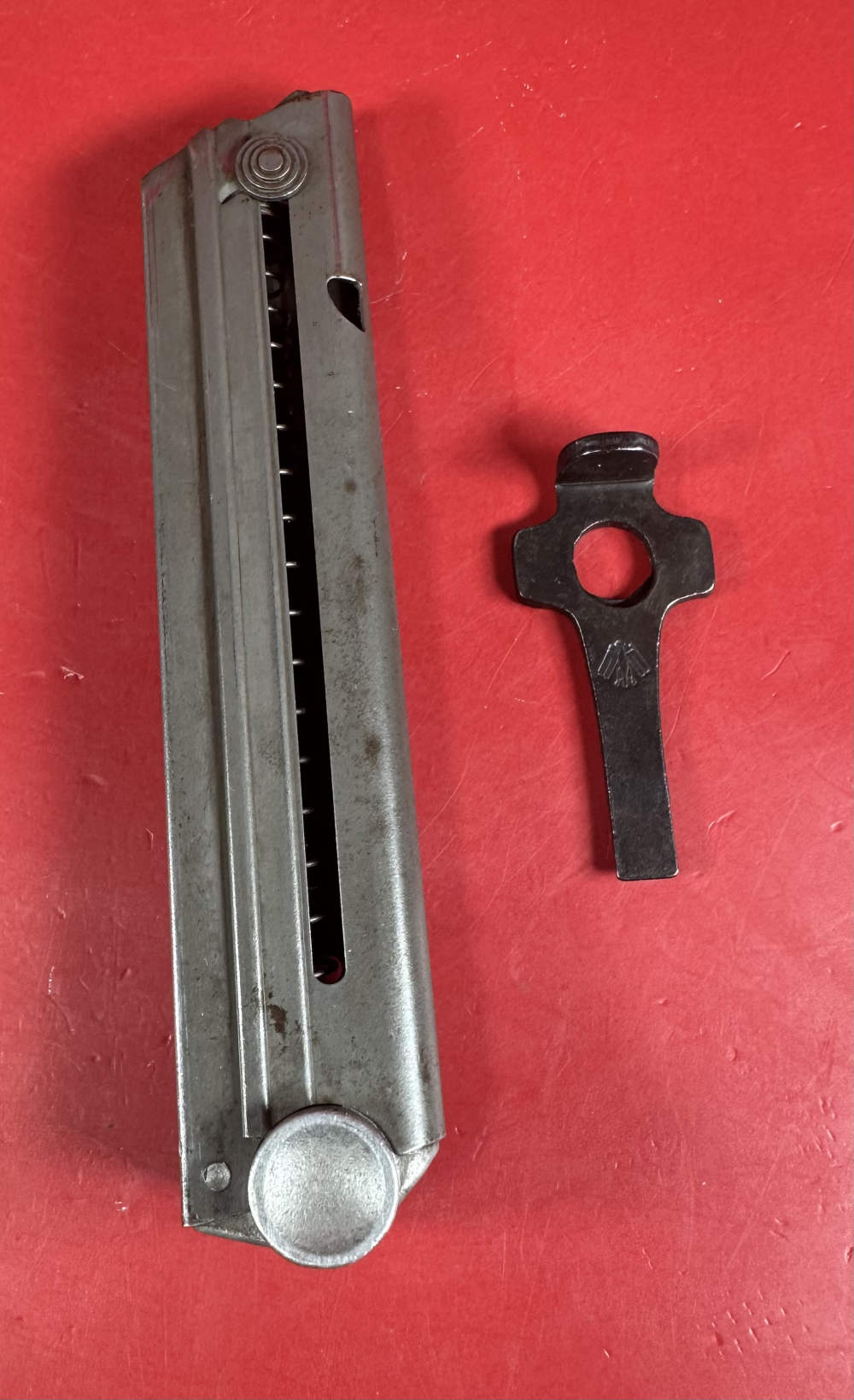 German DWM Luger Pistol P08 .30 Luger. Case. Tool. Matching. Excellent.-img-13