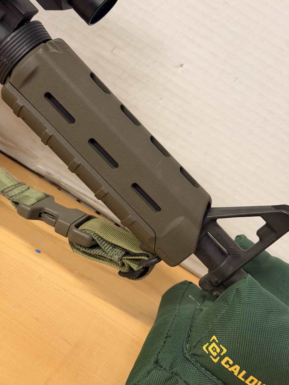 Bushmaster XM15-E2S W/Binary Trigger and Bushnell 1x Scope-img-10