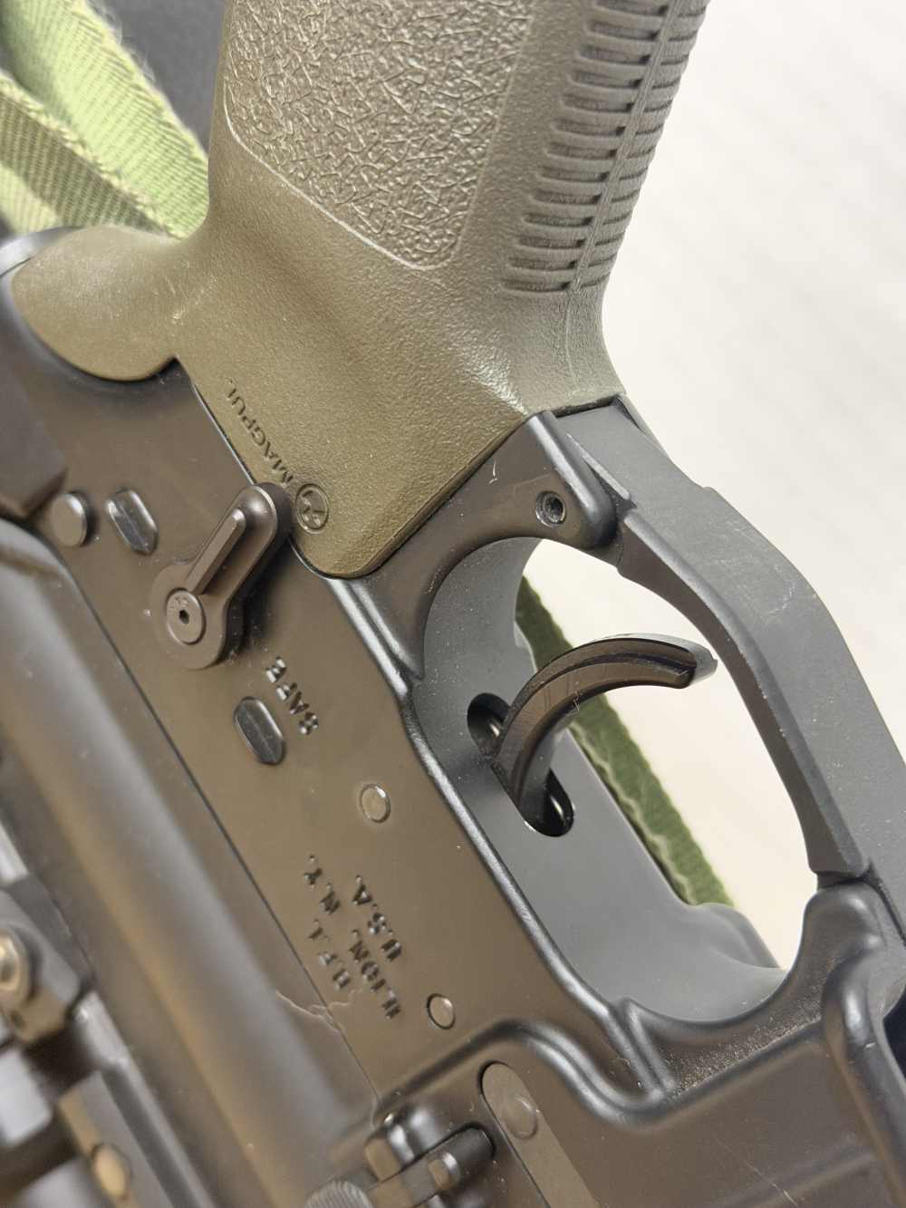 Bushmaster XM15-E2S W/Binary Trigger and Bushnell 1x Scope-img-14