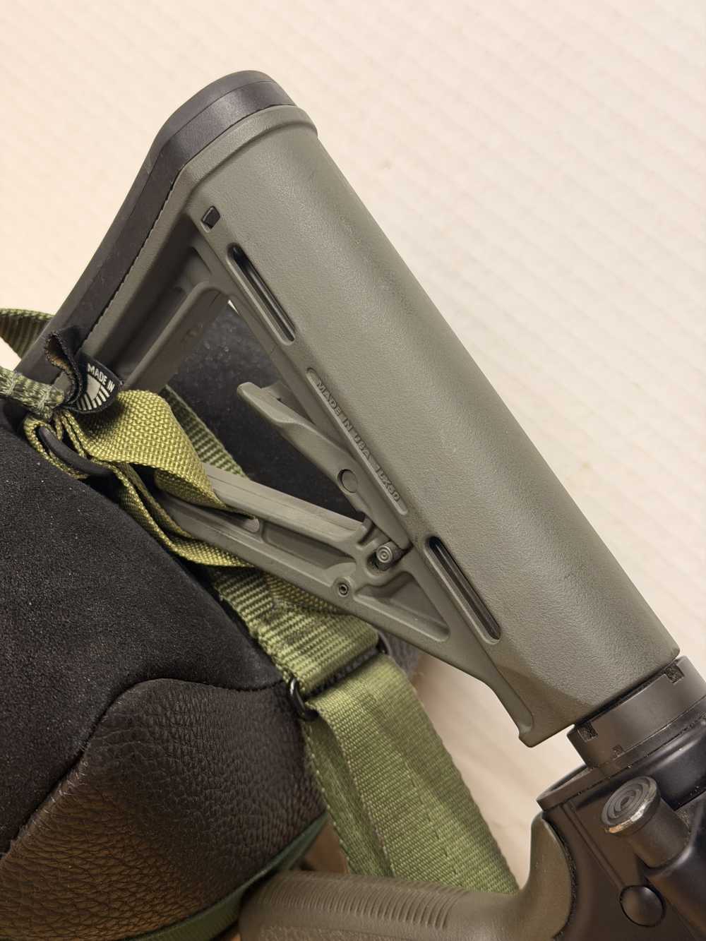 Bushmaster XM15-E2S W/Binary Trigger and Bushnell 1x Scope-img-7