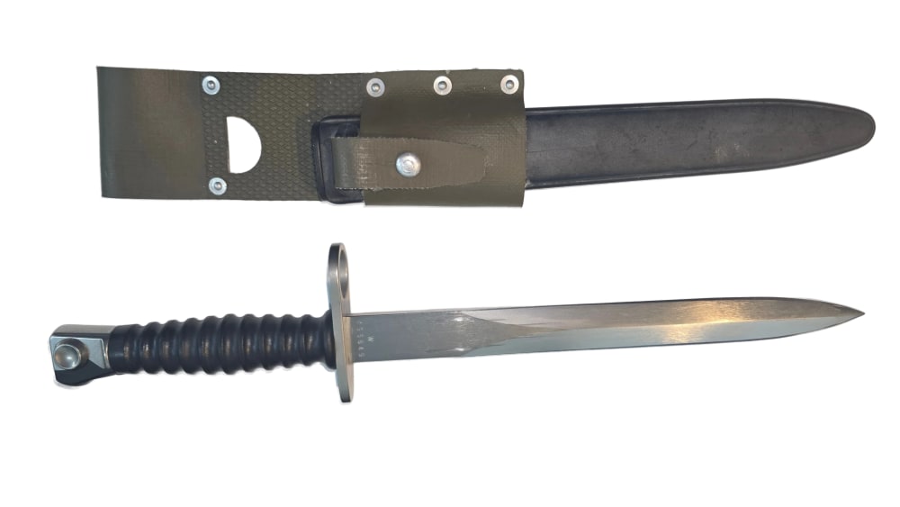 Swiss Model 57 Bayonet with scabbard and OD frog-img-0