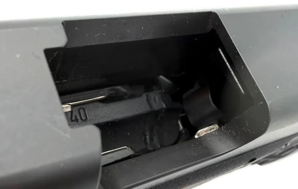 Glock 23 Gen 4 .40 S&W Semi-Auto Pistol w/Crimson Trace Rail Master Pro -img-5
