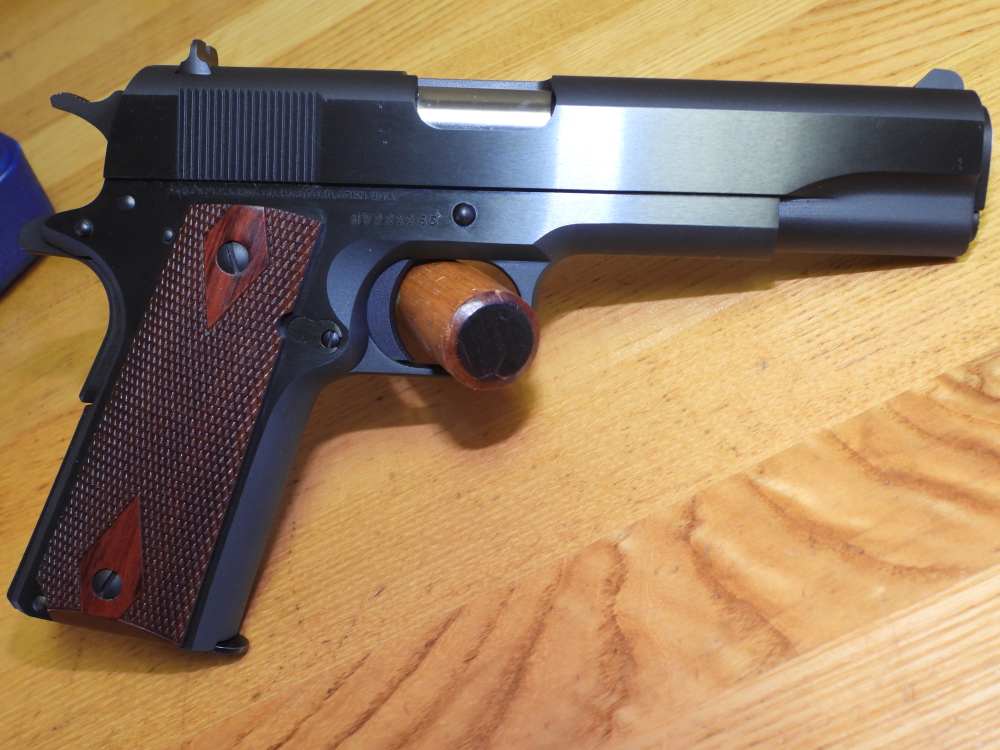 Colt 1911A1 Series 70, .45acp. No slide roll marks, sights installed.-img-1