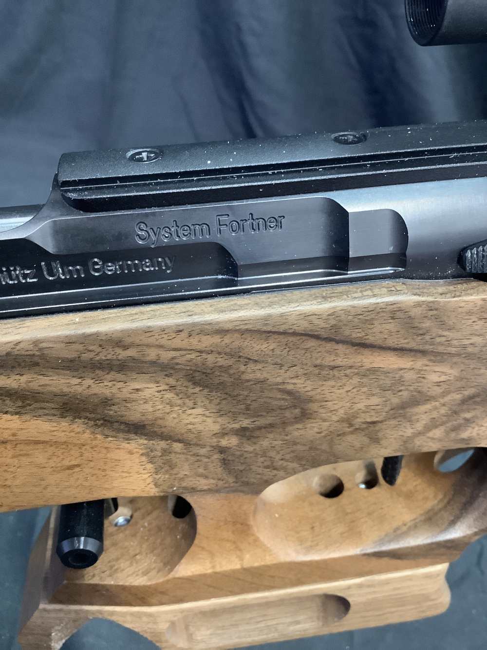 J.G. Anschutz 1827 Fortner .22lr Biathlon stock w/ 7 mags.-img-35