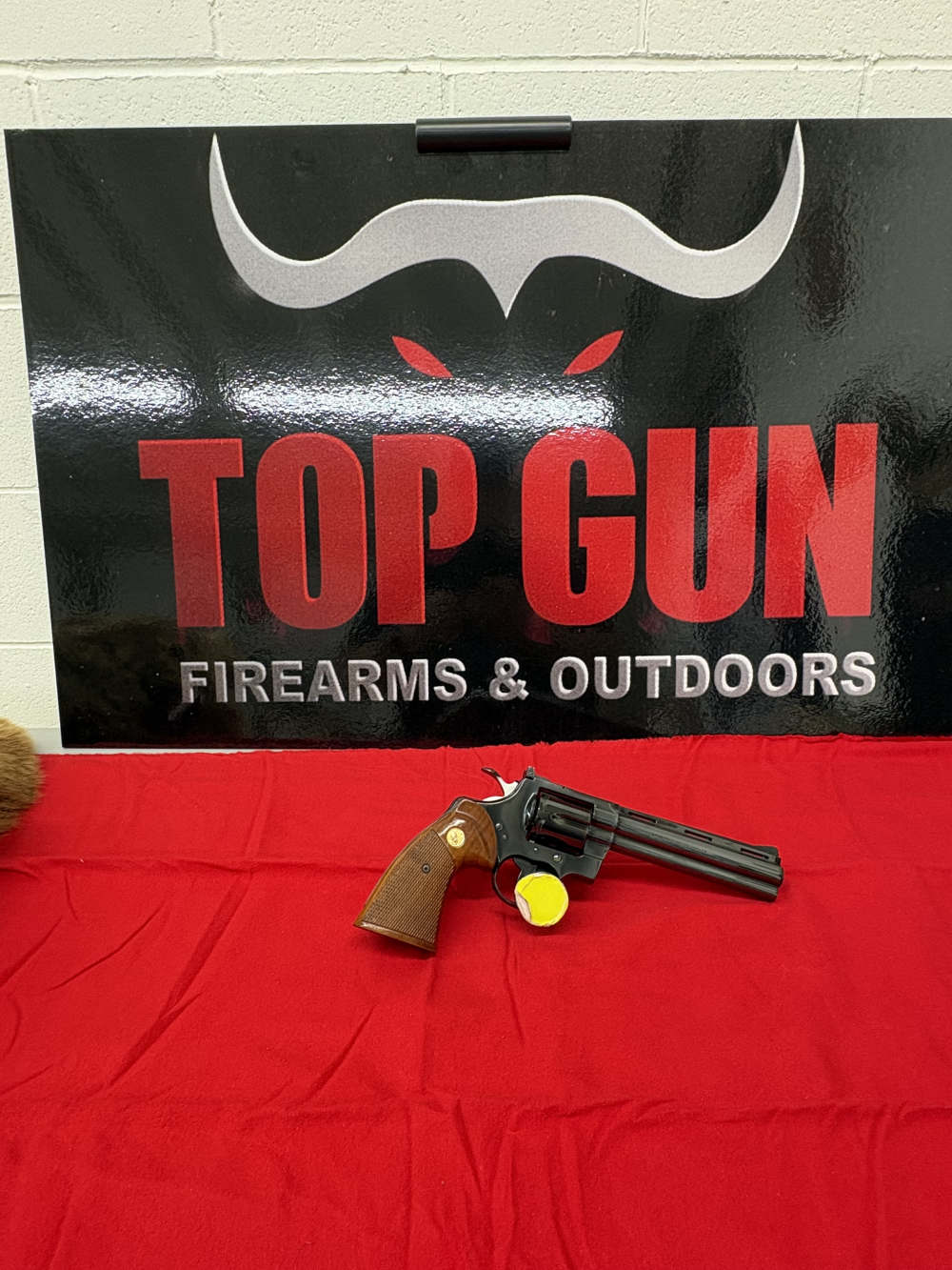 EXTREMLY CLEAN COLT PYTHON-img-0