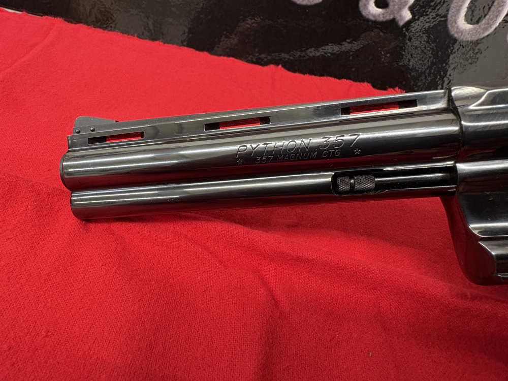 EXTREMLY CLEAN COLT PYTHON-img-5