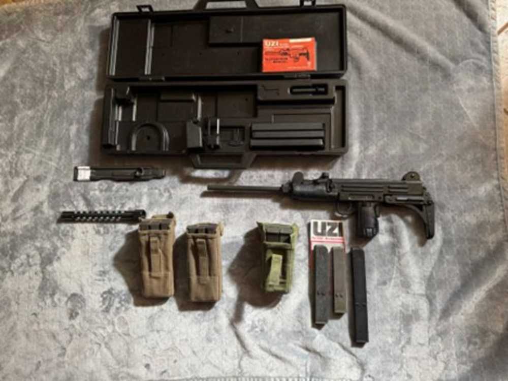 UZI Carbine Model B 9 MM Extras-img-0