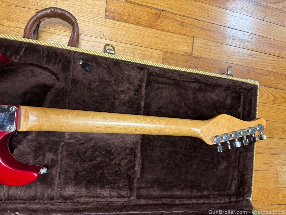 ZION STRATOCASTER STYLE ELECTRIC GUITAR WITH CASE, EXCELLENT!-img-33