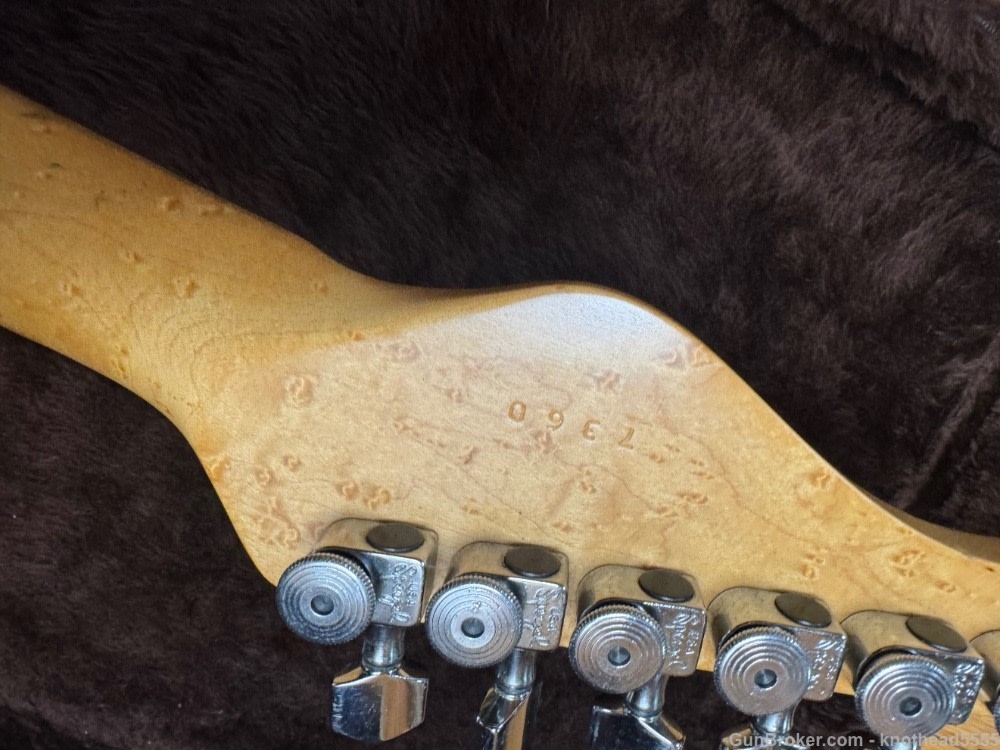 ZION STRATOCASTER STYLE ELECTRIC GUITAR WITH CASE, EXCELLENT!-img-29