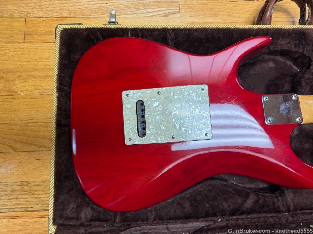 ZION STRATOCASTER STYLE ELECTRIC GUITAR WITH CASE, EXCELLENT!-img-38