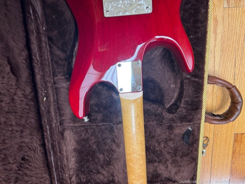 ZION STRATOCASTER STYLE ELECTRIC GUITAR WITH CASE, EXCELLENT!-img-31