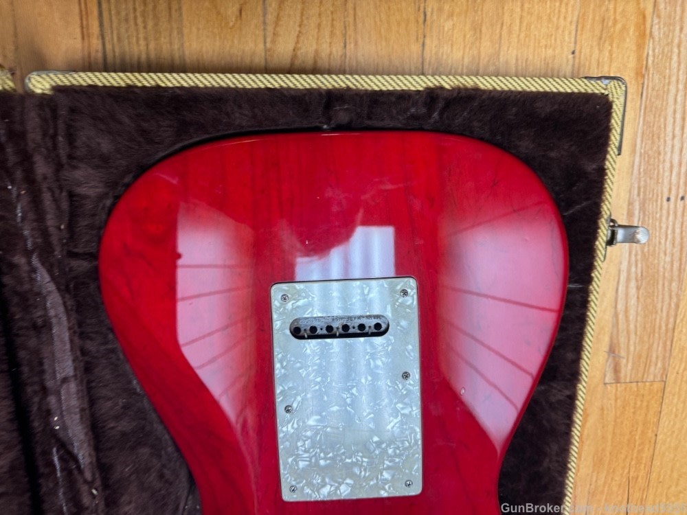 ZION STRATOCASTER STYLE ELECTRIC GUITAR WITH CASE, EXCELLENT!-img-34