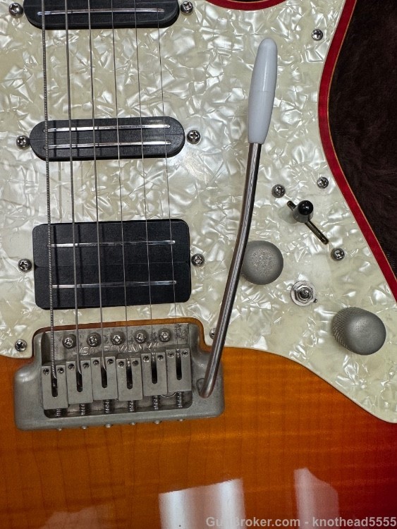 ZION STRATOCASTER STYLE ELECTRIC GUITAR WITH CASE, EXCELLENT!-img-43