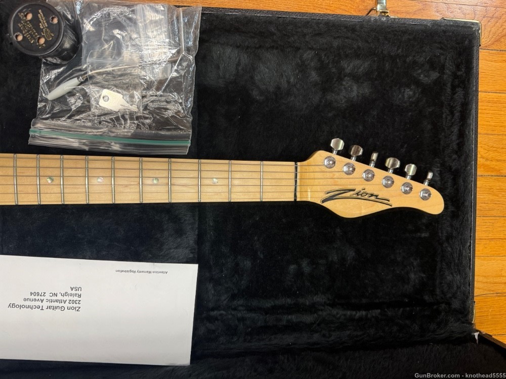 ZION ELECTRIC GUITAR WITH CASE, ORIGINAL.-img-9