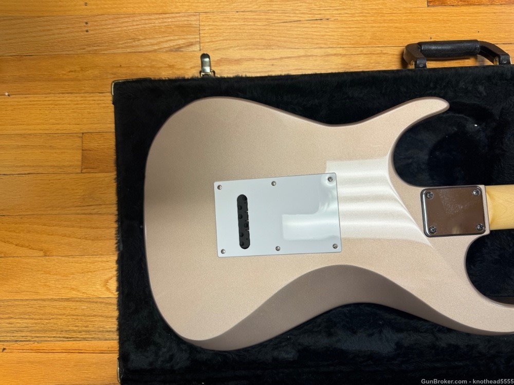 ZION ELECTRIC GUITAR WITH CASE, ORIGINAL.-img-27