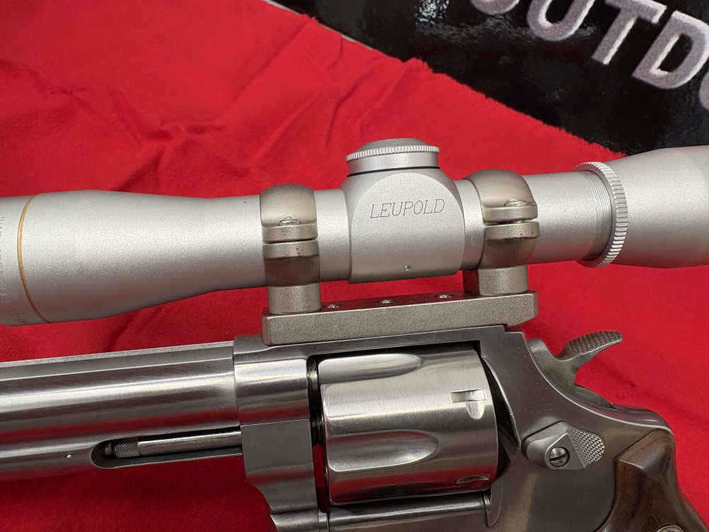 AWESOME SMITH & WESSON 629-5 WITH LEUPOLD OPTIC-img-1