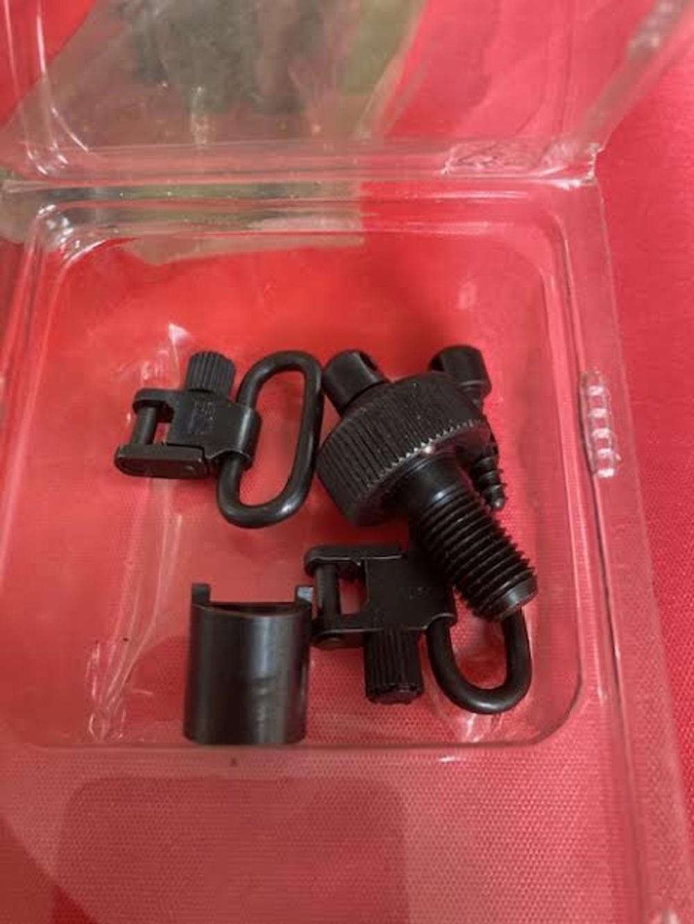 Uncle Mikes Mossberg 500 Magazine cap and super swivels. NOS-img-1