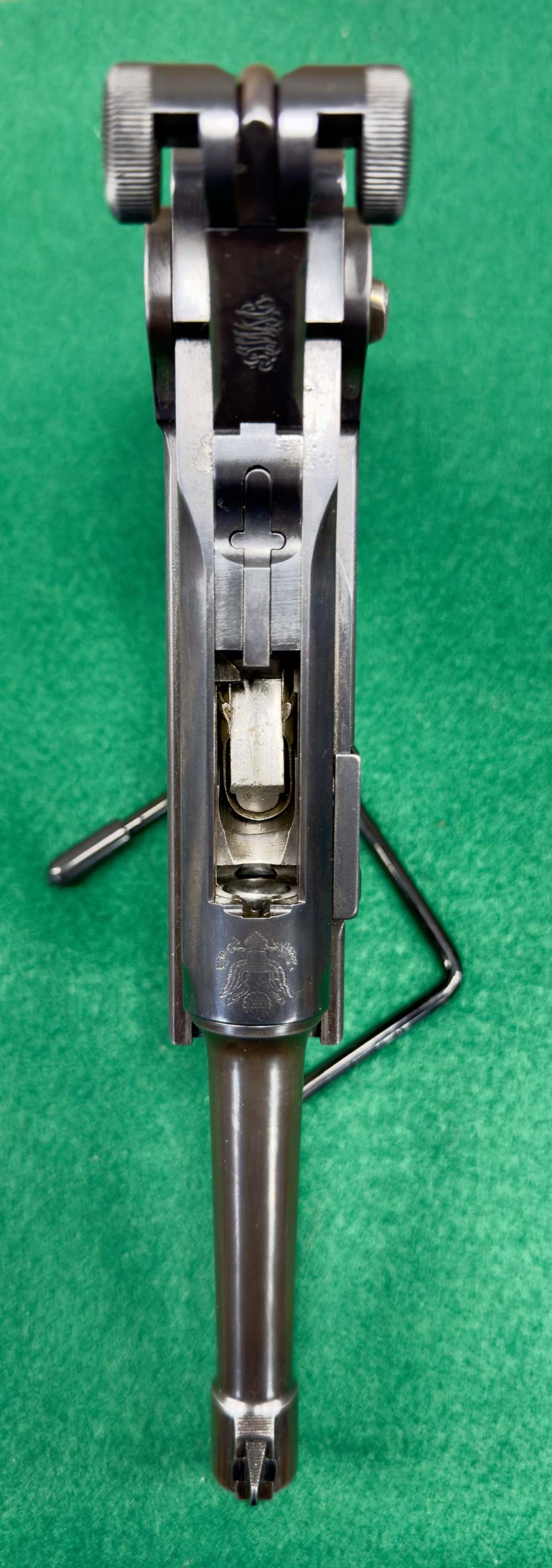 1906 DWM American Eagle Luger – All Matching – Grip Safety, Original Mag-img-9
