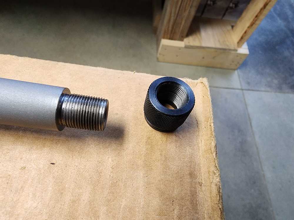 PICS! NEW RUGER M 77 HAWKEYE PREDATOR 22-250 REM 24" THREADED STAINLESS 24-img-13