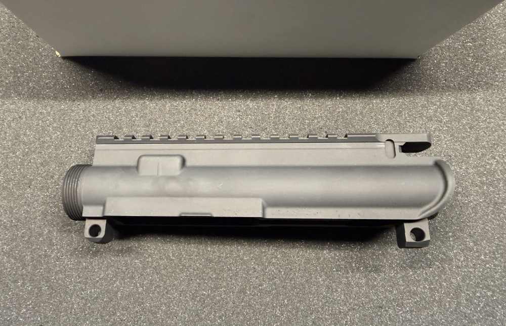 Knights Armament SR15 Stripped Notched Upper - NIB-img-1