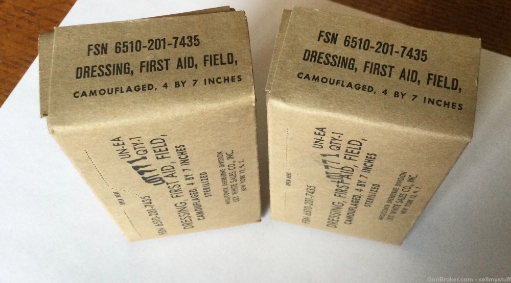 Original Vietnam War Era U.S. Army "Dressing, First Aid, Qty 4 ,in boxes-img-1