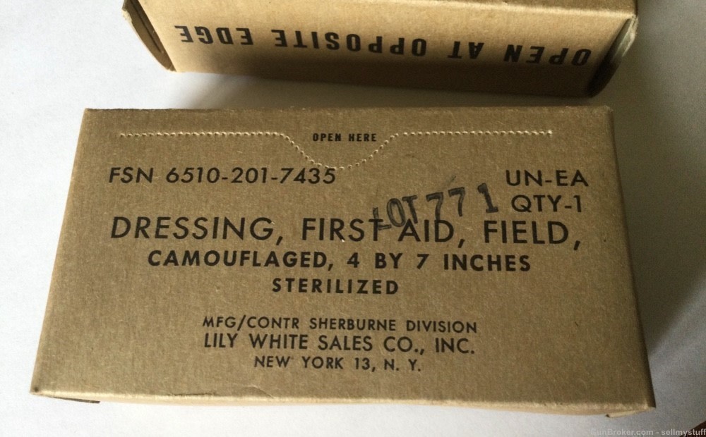 Original Vietnam War Era U.S. Army "Dressing, First Aid, Qty 4 ,in boxes-img-4
