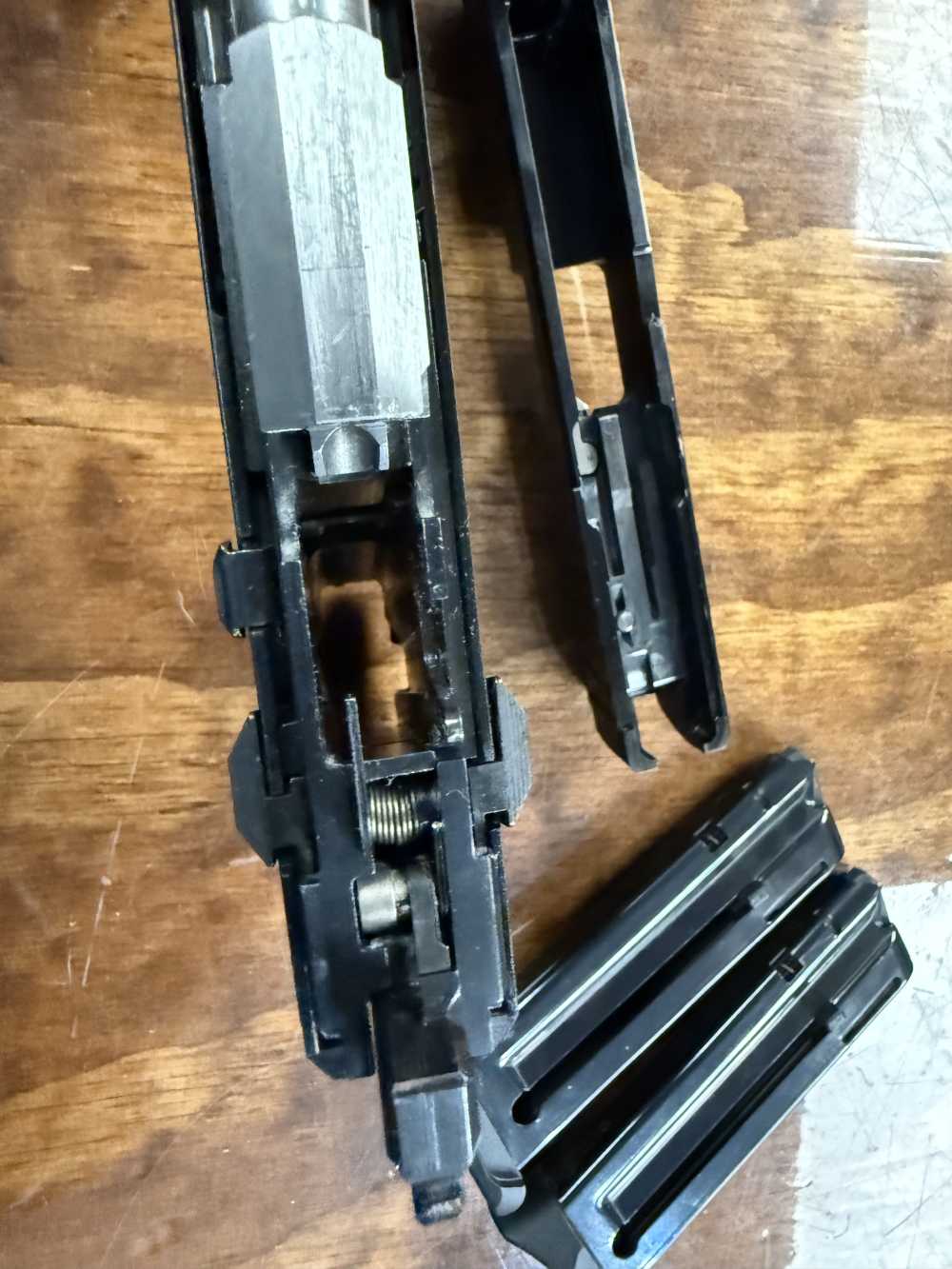 Preowned Ruger SR22 .22lr pistol with 3.5” barrel and extra magazine -img-2