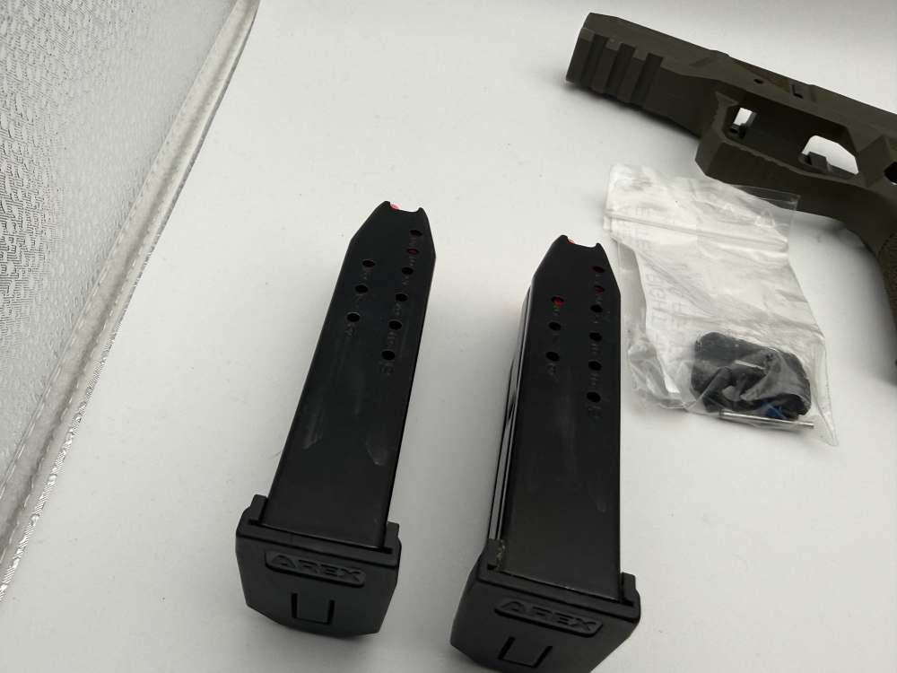 Preowned Arex Delta Gen 2 9mm with tons of accessories -img-18