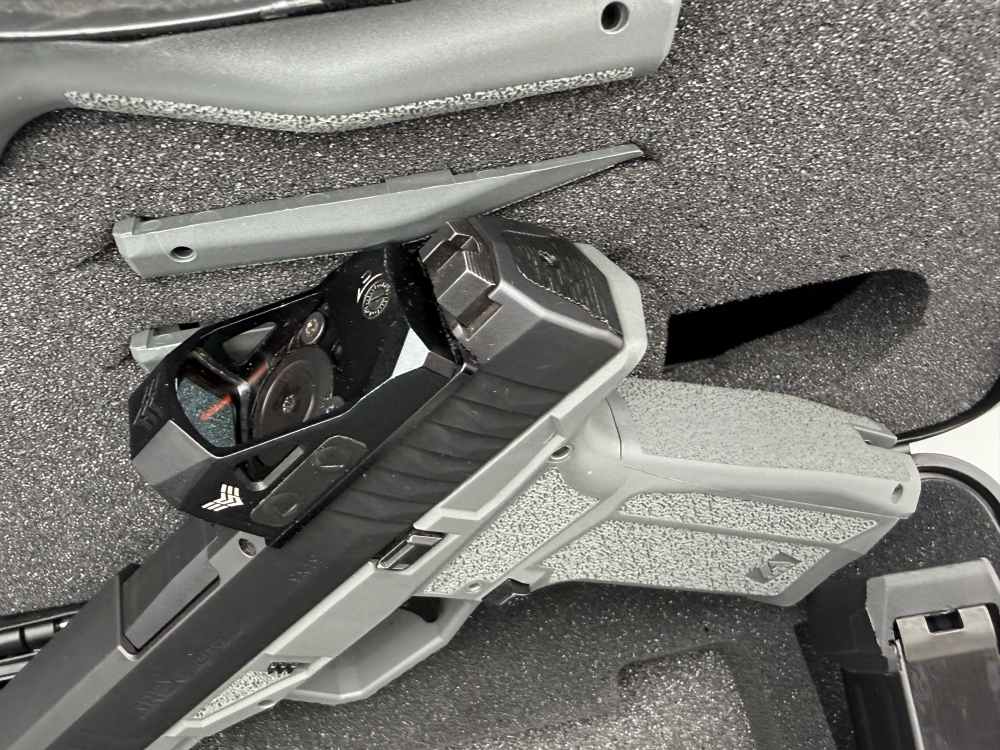 Preowned Arex Delta Gen 2 9mm with tons of accessories -img-13