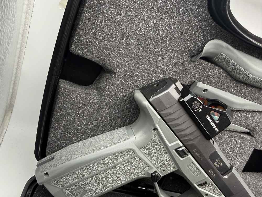 Preowned Arex Delta Gen 2 9mm with tons of accessories -img-4