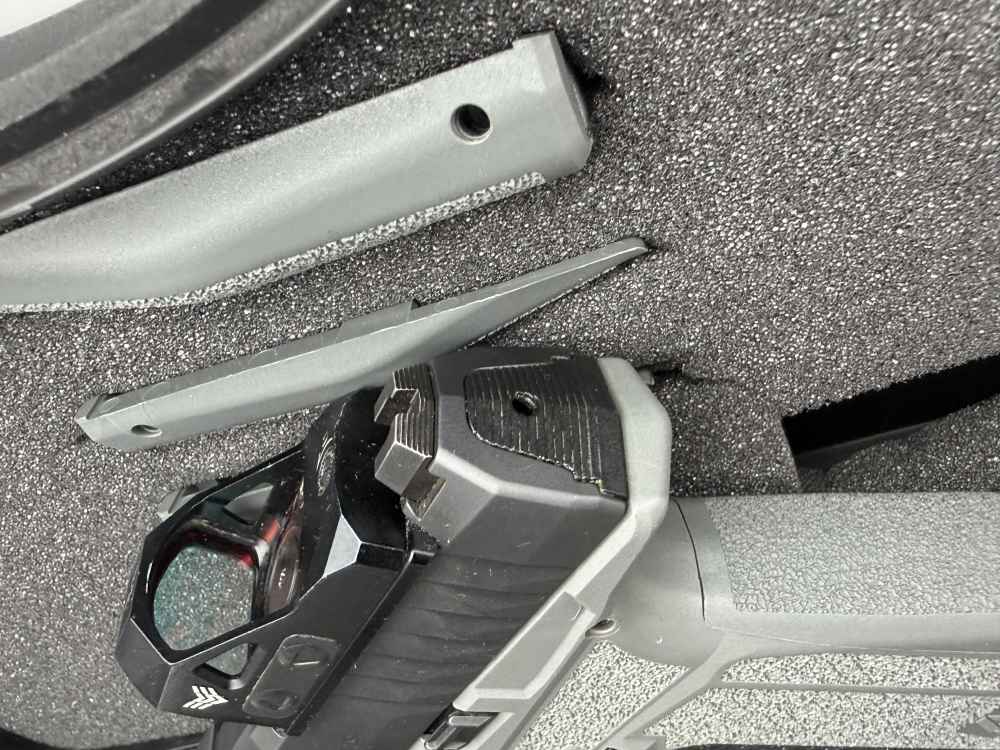 Preowned Arex Delta Gen 2 9mm with tons of accessories -img-8