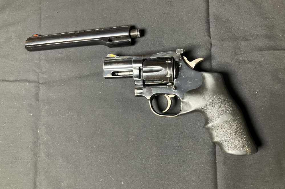 Dan Wesson First Issue 357 Revolver 2 barrels-img-11