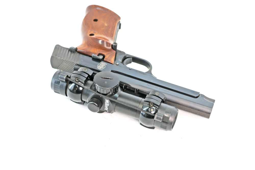 Smith & Wesson Model 41 .22LR W Red Dot Scope Excellent Condition-img-3