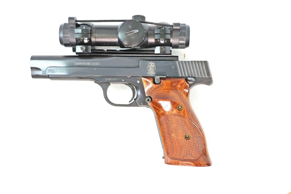 Smith & Wesson Model 41 .22LR W Red Dot Scope Excellent Condition-img-2