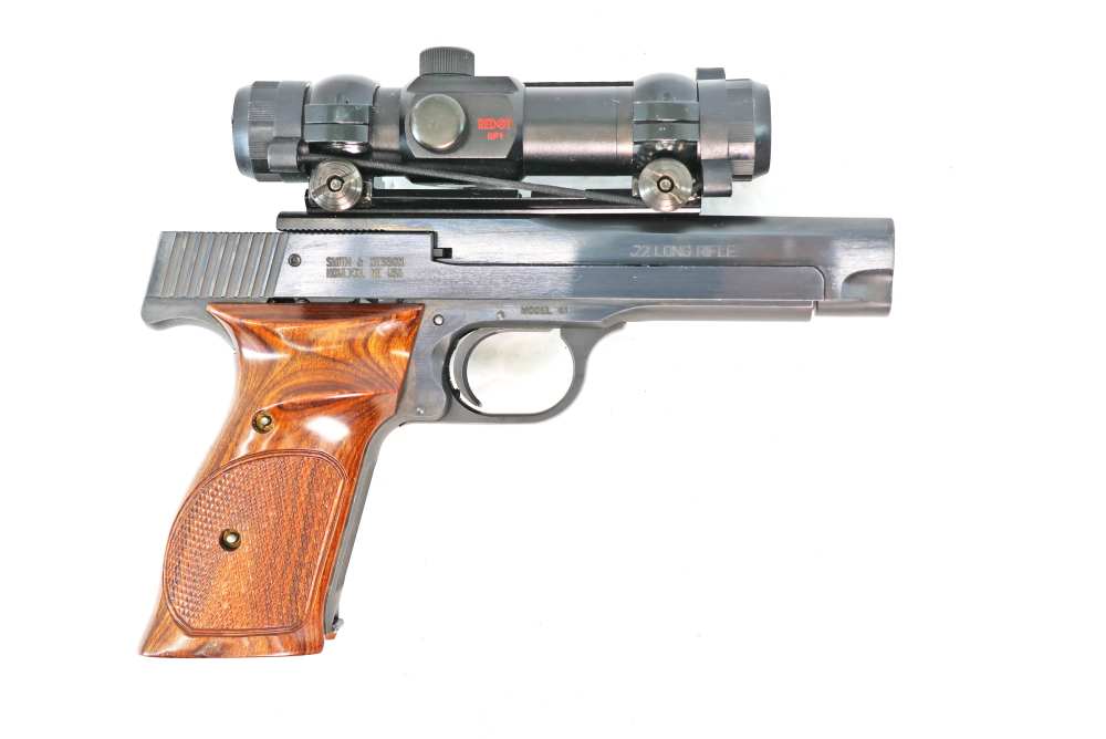 Smith & Wesson Model 41 .22LR W Red Dot Scope Excellent Condition-img-1