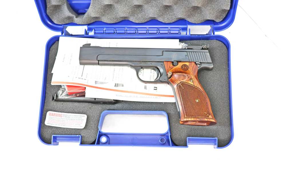 Smith & Wesson Model 41 5.5" W Box Excellent Condition-img-1