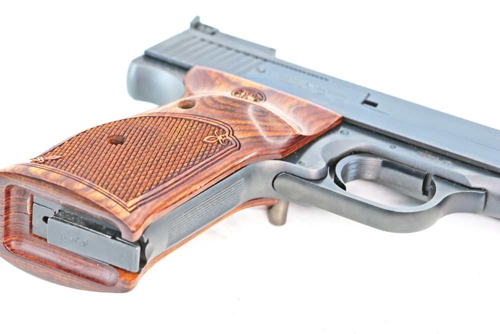 Smith & Wesson Model 41 5.5" W Box Excellent Condition-img-9