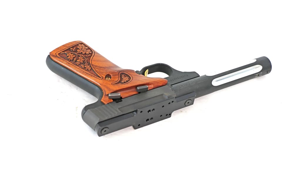 Browning Buck Mark .22LR W Lite Barrel & Red Dot Mount Excellent Condition-img-4
