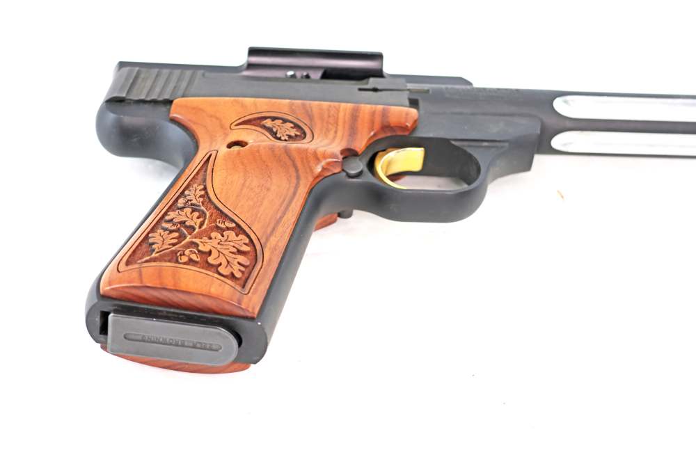Browning Buck Mark .22LR W Lite Barrel & Red Dot Mount Excellent Condition-img-6