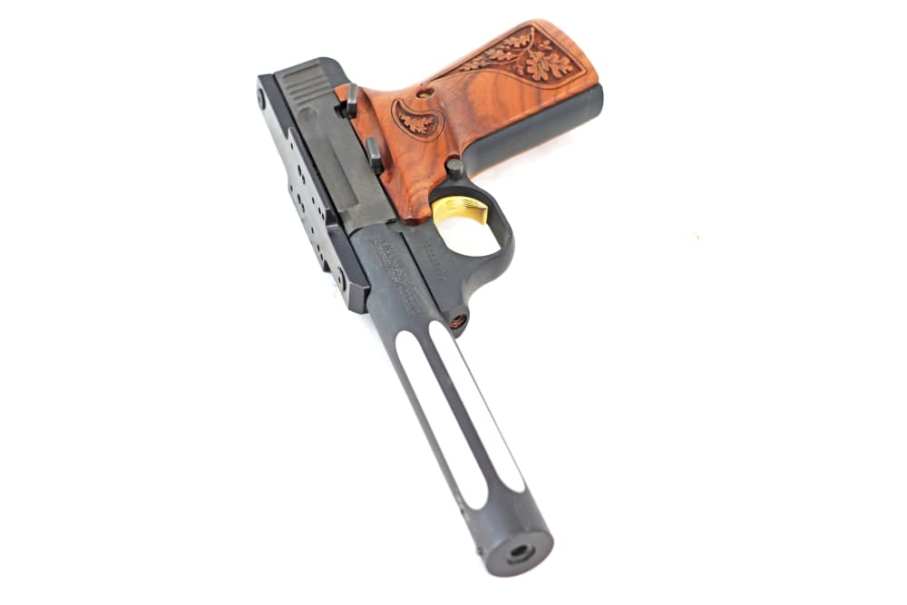 Browning Buck Mark .22LR W Lite Barrel & Red Dot Mount Excellent Condition-img-5