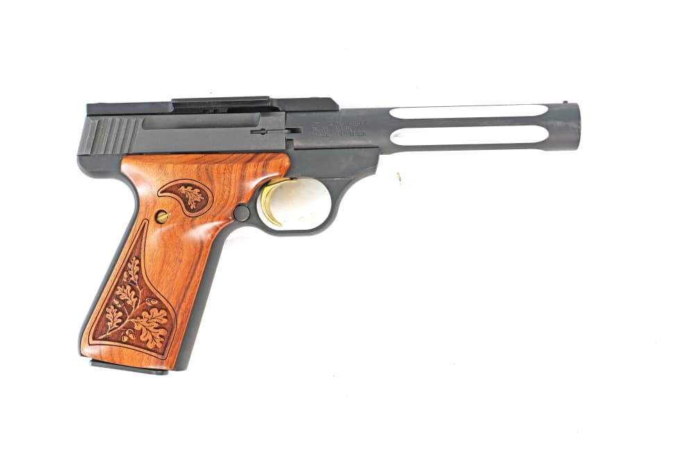 Browning Buck Mark .22LR W Lite Barrel & Red Dot Mount Excellent Condition-img-0
