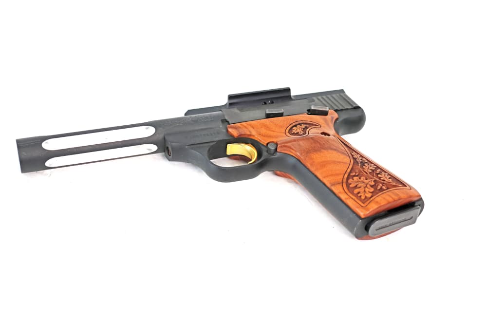 Browning Buck Mark .22LR W Lite Barrel & Red Dot Mount Excellent Condition-img-1