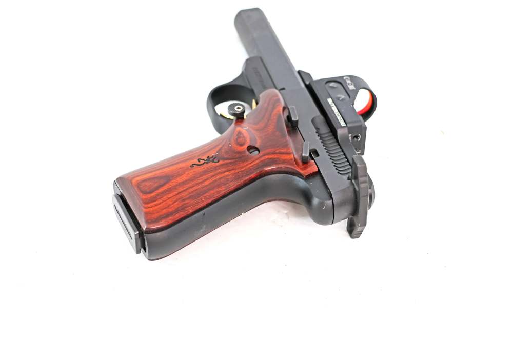 Browning Buck Mark Challenger III .22LR W C-MORE RTS Great Condition-img-3