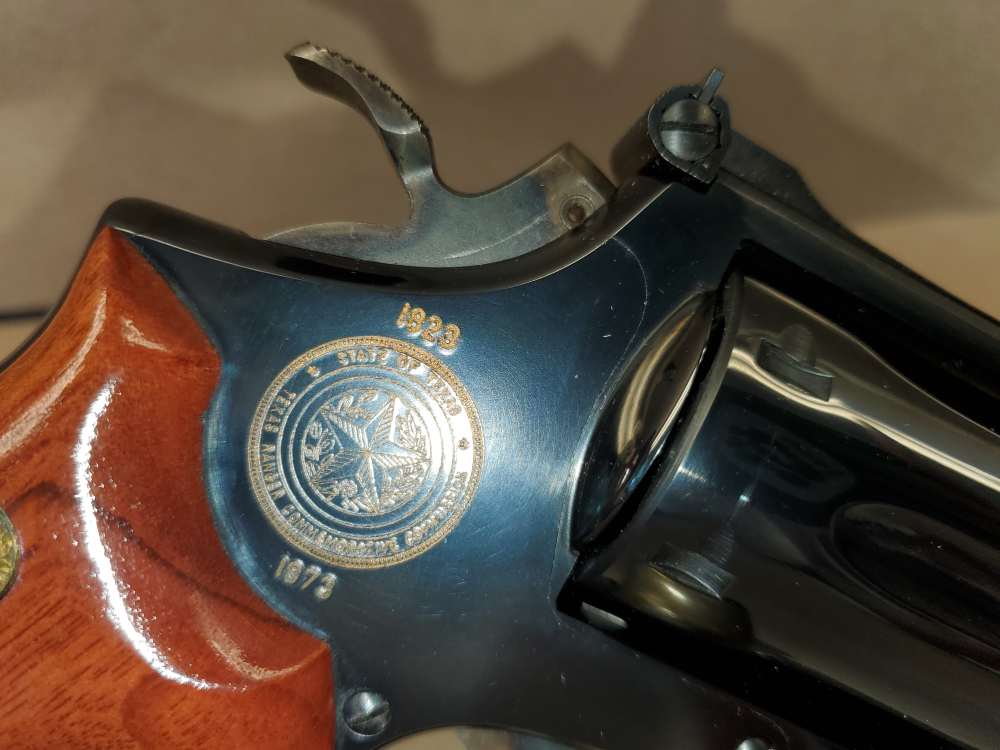 SMITH & WESSON COMMERATIVE 19-3 357 MAG 4"  TEXAS RANGERS W KNIFE 2 CASES-img-6