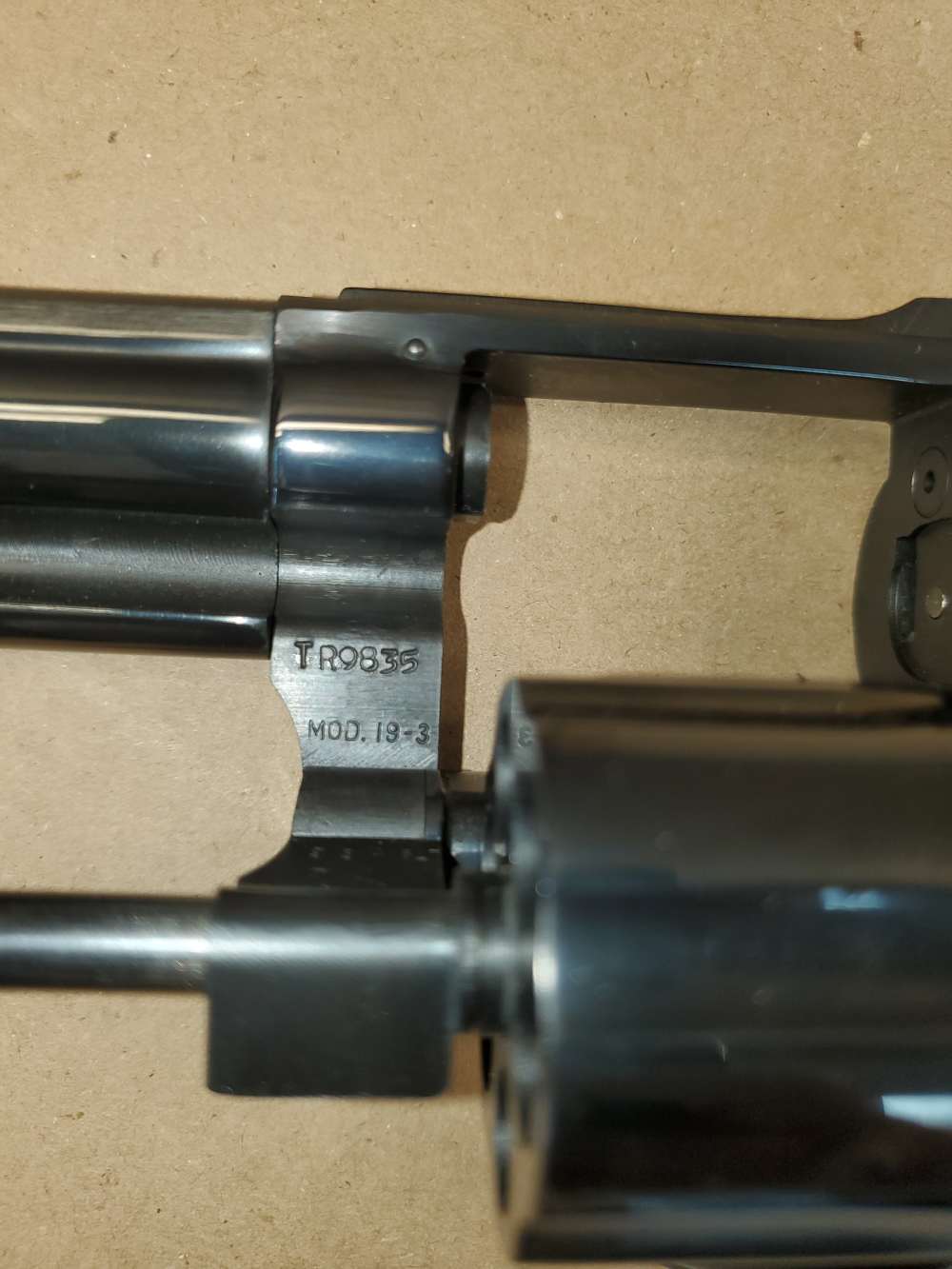 SMITH & WESSON COMMERATIVE 19-3 357 MAG 4"  TEXAS RANGERS W KNIFE 2 CASES-img-9