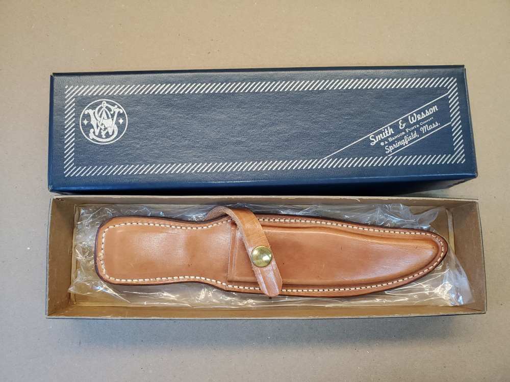 SMITH & WESSON COMMERATIVE 19-3 357 MAG 4"  TEXAS RANGERS W KNIFE 2 CASES-img-12