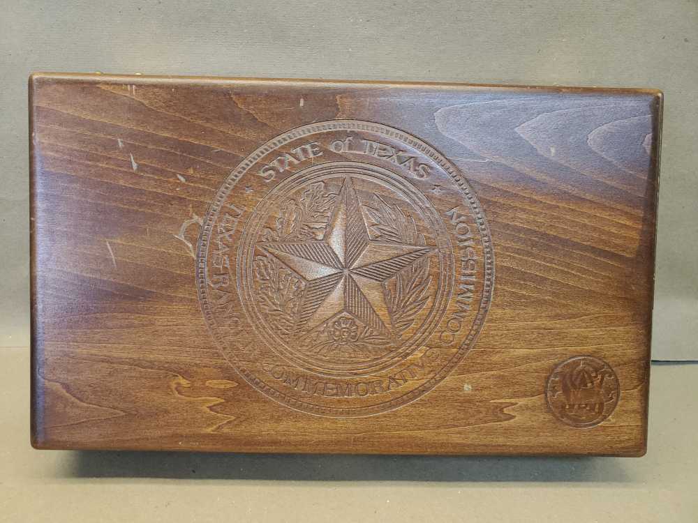 SMITH & WESSON COMMERATIVE 19-3 357 MAG 4"  TEXAS RANGERS W KNIFE 2 CASES-img-11