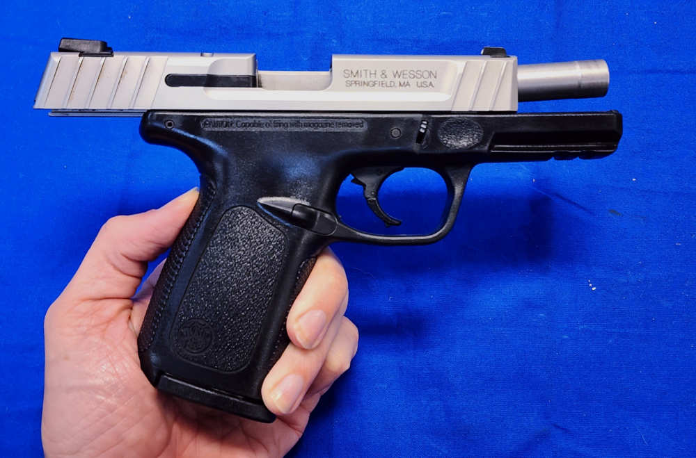 SMITH & WESSON SD9VE 9MM 4" TWO-TONE STAINLESS - EXCELLENT-img-5