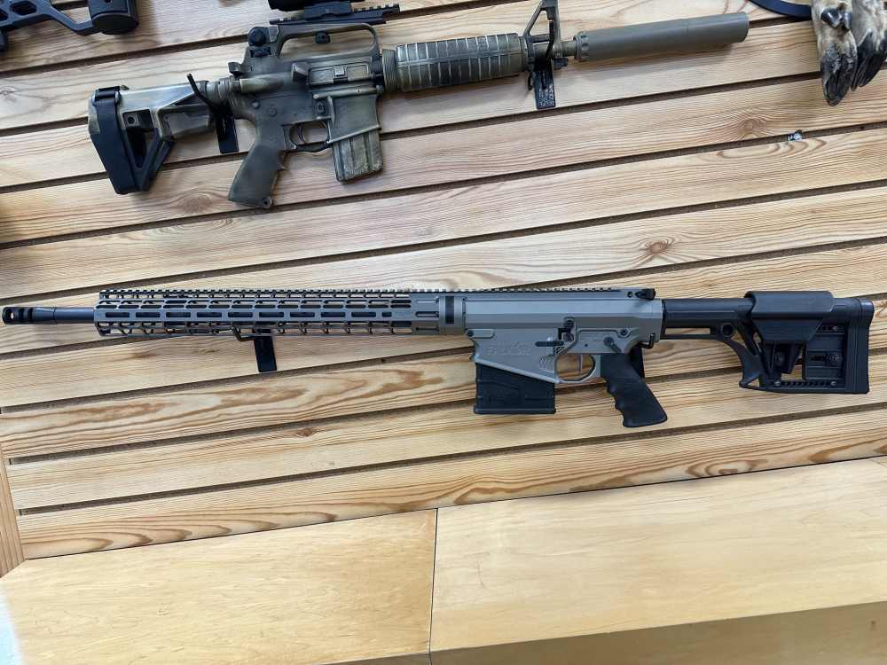 Falkor Defense FD-30A 300 Win Mag Like new!-img-1