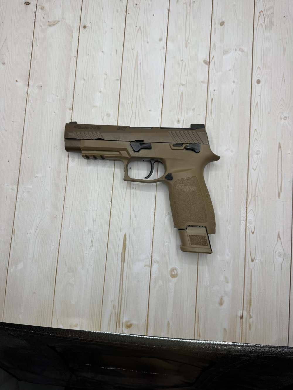 Sig Sauer M17 9mm-img-2
